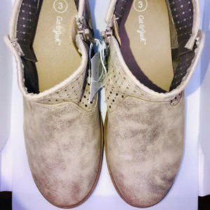 SIZES 3 & 4 FOR GIRLS - GRAY BOOTS $20